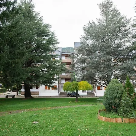 Esencia Pirineos Pisicina L Bqq L Tenis L Wifi بييسكاس