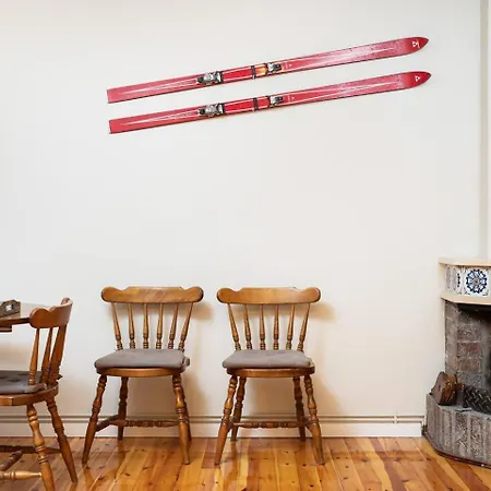 Esencia Pirineos L Bqq L Pisicina L Tenis Biescas (Aragon)