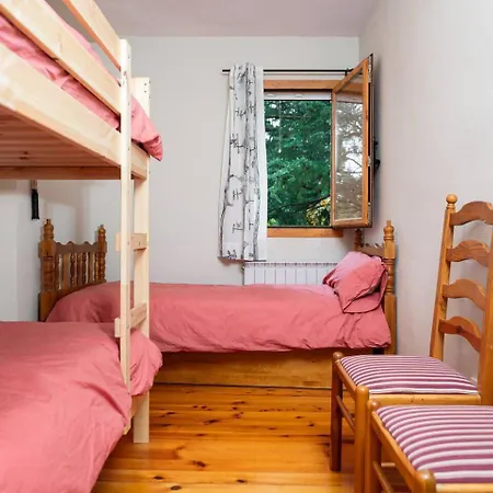 Esencia Pirineos L Bqq L Pisicina L Tenis Biescas (Aragon)