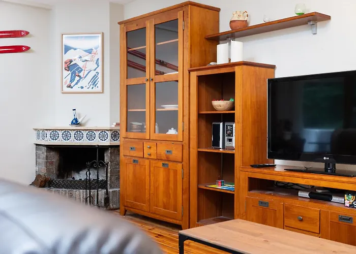 Esencia Pirineos L Bqq L Pisicina L Tenis Apartamento