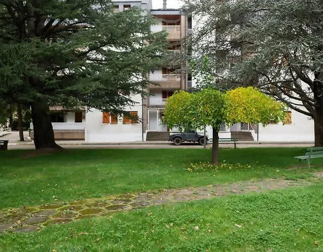 Esencia Pirineos L Bqq L Pisicina L Tenis