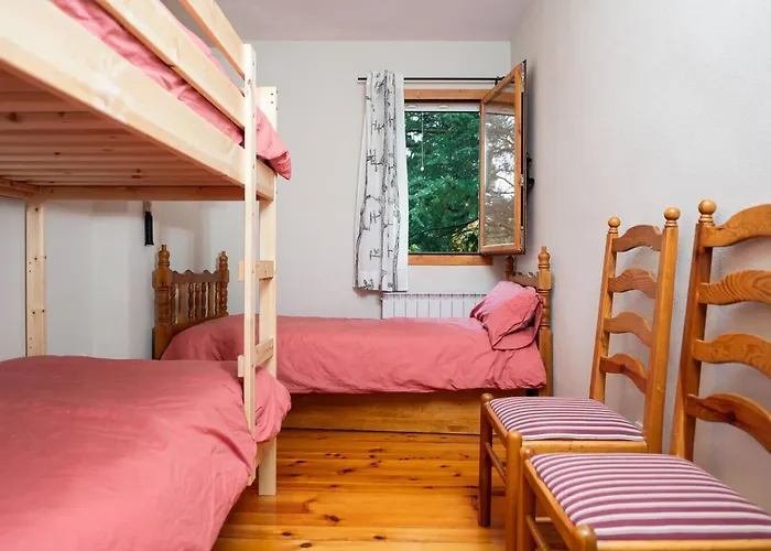 Esencia Pirineos L Bqq L Pisicina L Tenis Biescas (Aragon)